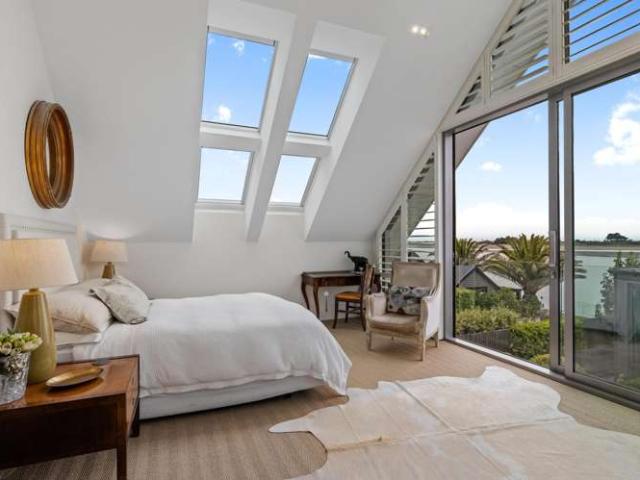 House for sale in Chaslands, Canterbury