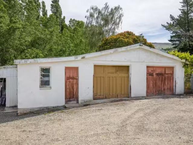 House for sale in Otakou