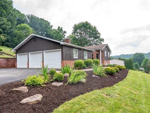 House for sale in Hostetter, Pennsylvania