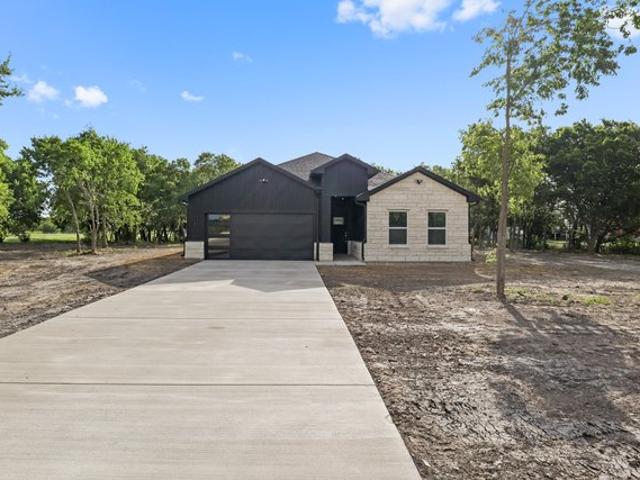 House for sale in Navarro, Texas
