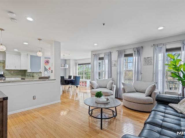 Townhouse for sale in Pompton Lakes