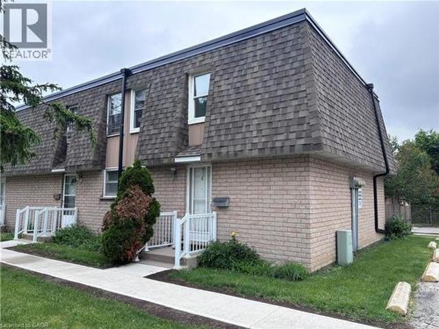Townhouse for sale in Ancaster, Ontario
