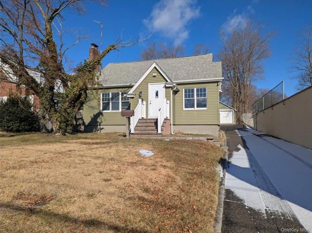 House for sale in Smithtown, New York