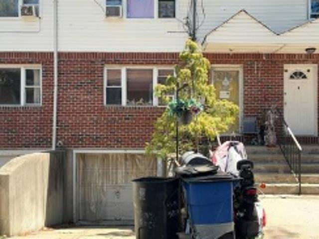 House for sale in Queens, Arverne