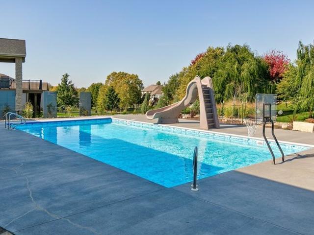 House for sale in Northwoods Business Park, Urbandale