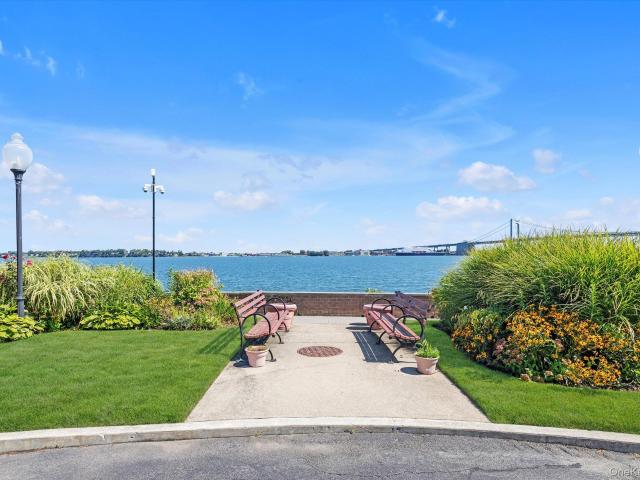Condo for sale in Queens, Arverne