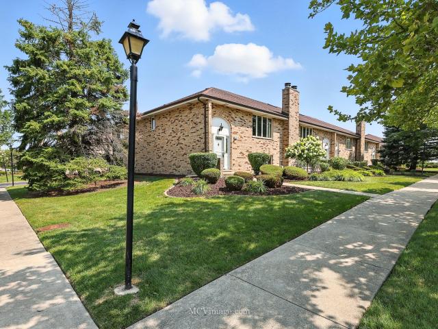 Townhouse for sale in Orland Park