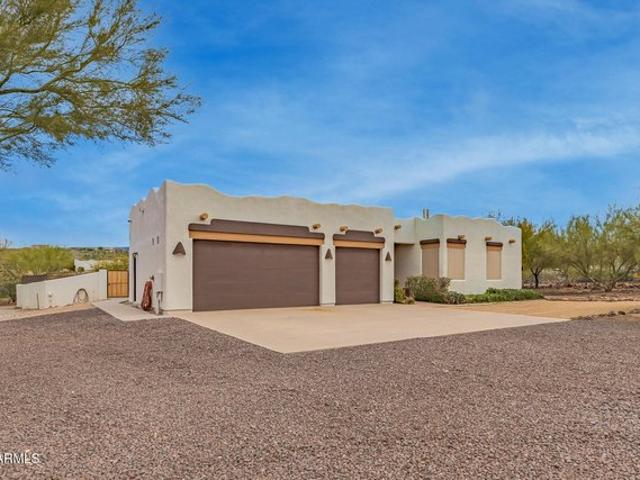 House for sale in New River, Arizona