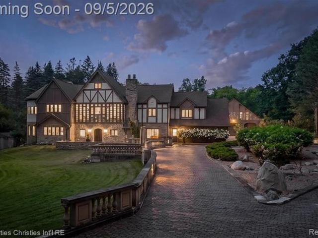 House for sale in Rochester Hills, Oakland County