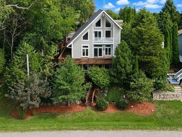 House for sale in Fenton, Michigan