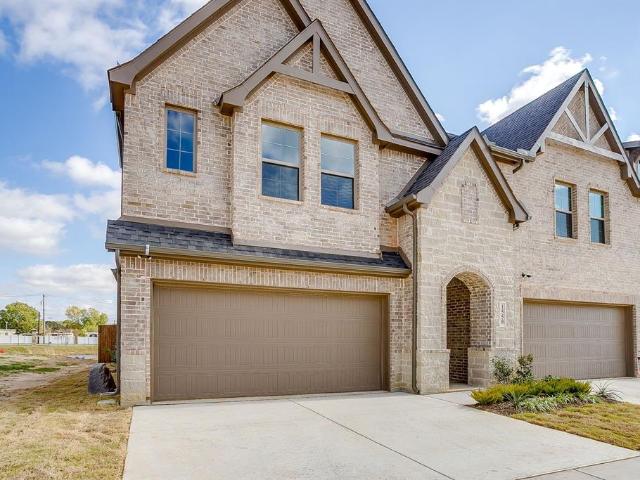 Townhouse for sale in Mansfield, Texas