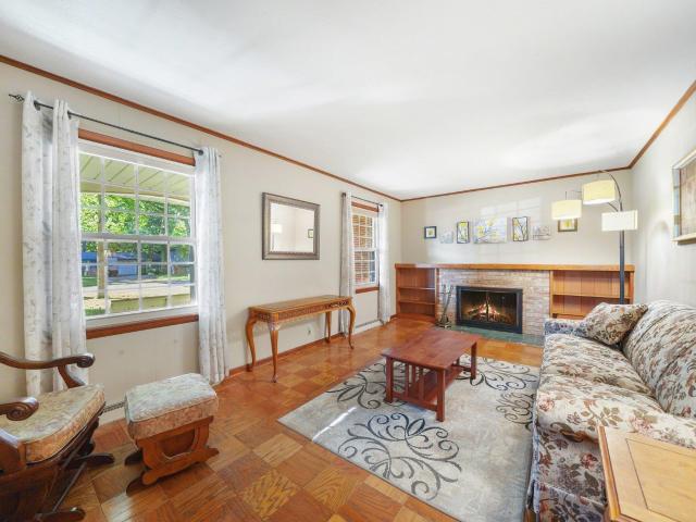 House for sale in Greenleaf Manor, Elkhart
