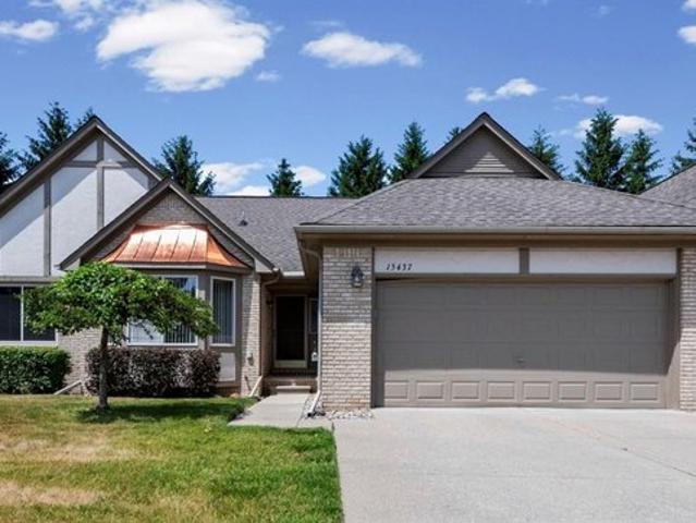 Condo for sale in Clinton Township, Michigan