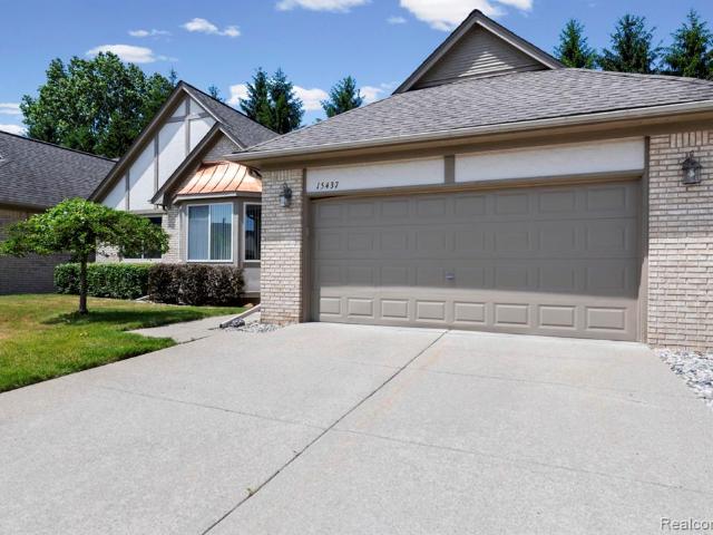 Condo for sale in Clinton Township, Michigan