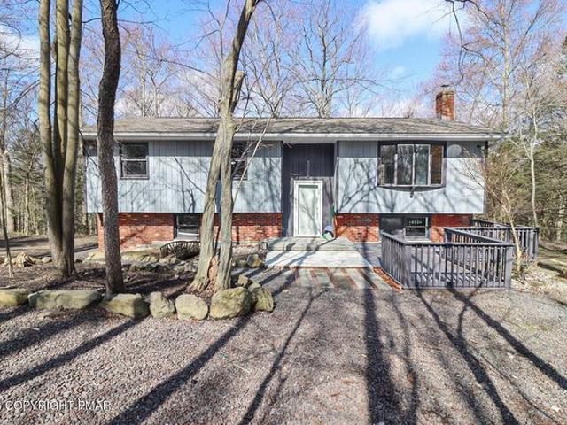 House for sale in Newfoundland, Pennsylvania