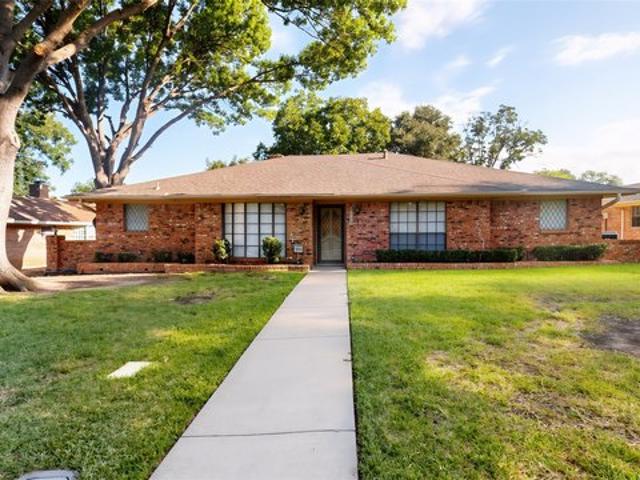 House for sale in Denton, Texas