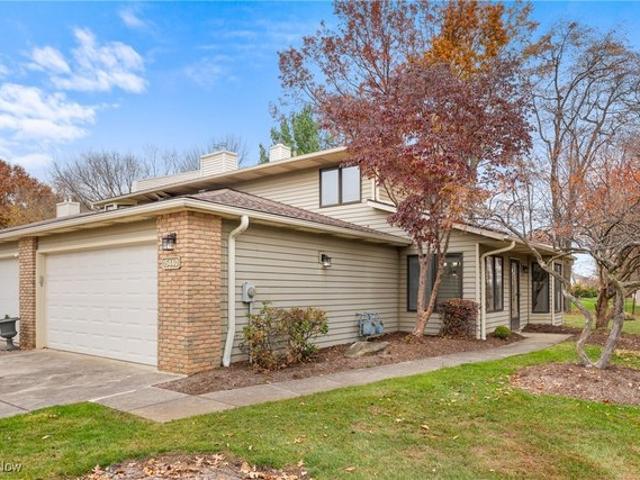 Townhouse for sale in Middleburg, Ohio