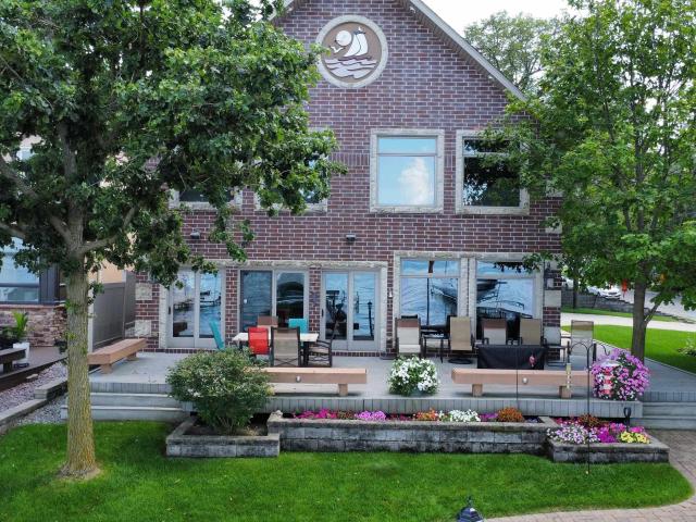 House for sale in Clear Lake, Cerro Gordo County