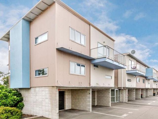 Apartment for rent in Christchurch Central, Linwood-Central-Heathcote Community