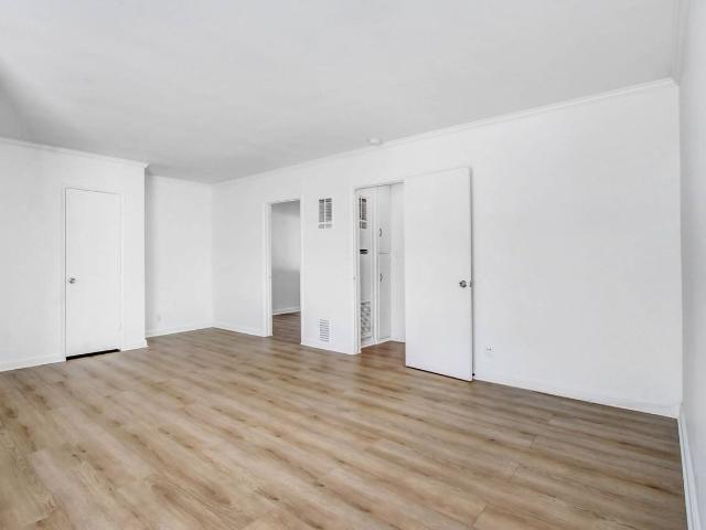 Apartment for rent in Canoga Park, California