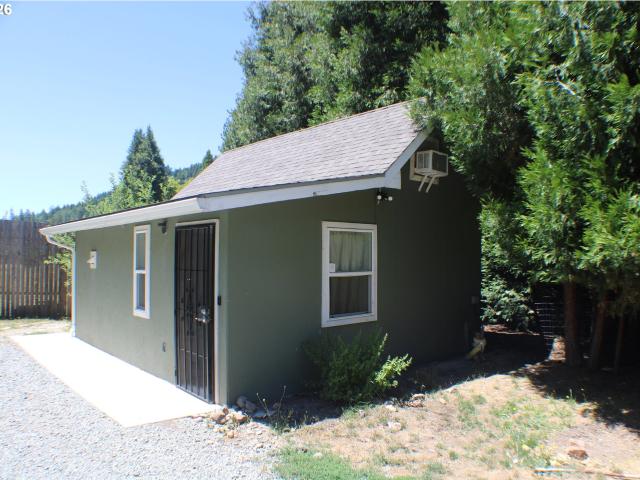 House for sale in Azalea, Douglas County