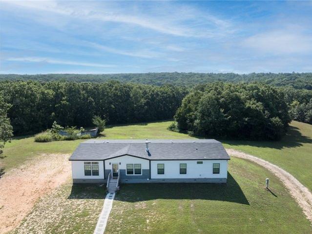 House for sale in Gravette, Benton County