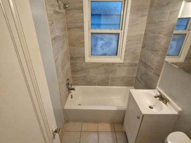 Condo for rent in Lincoln Park, Michigan