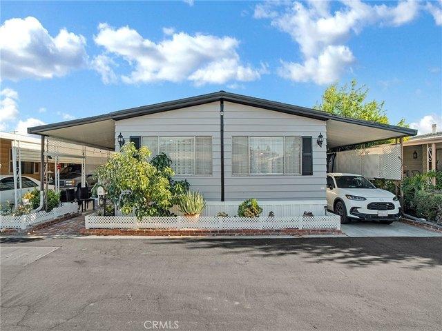 House for sale in Mission Hills, California