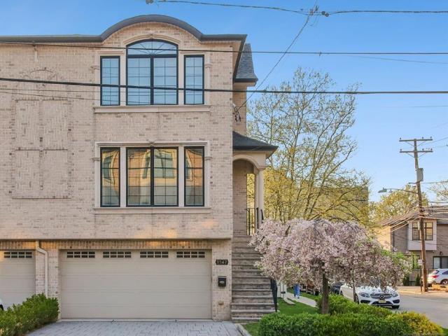 Property for sale in Fort Lee, New Jersey