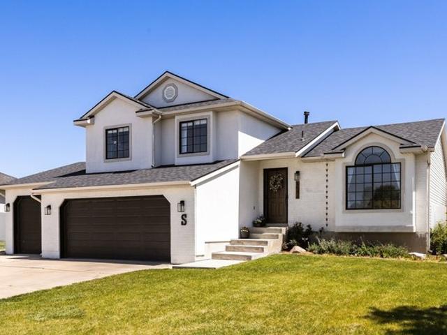 House for sale in Syracuse, Utah
