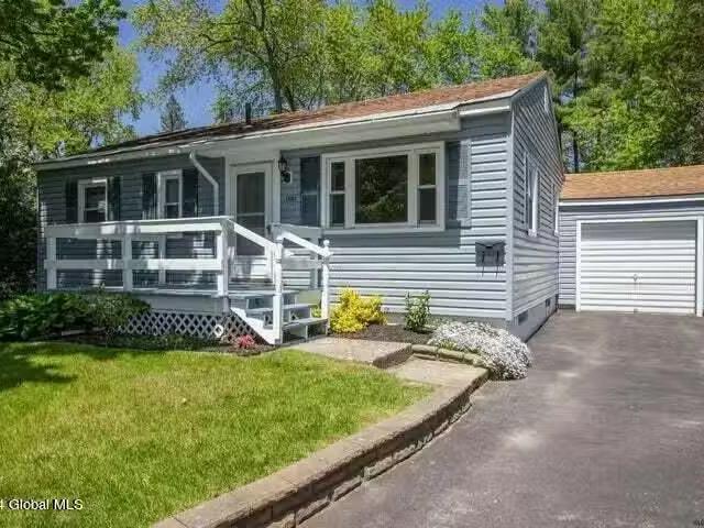 House for sale in Schenectady