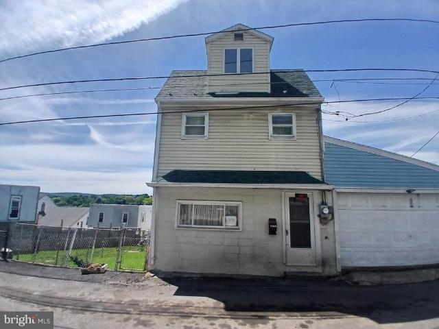 Townhouse for sale in Coal Township, Pennsylvania