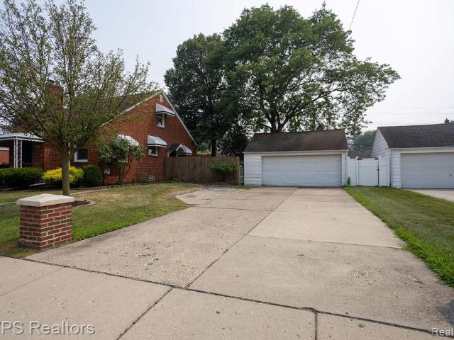House for sale in Eastpointe, Michigan