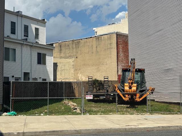 Land for sale in Philadelphia, Pennsylvania