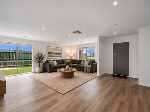 House for rent in Taylors Lakes, Melbourne