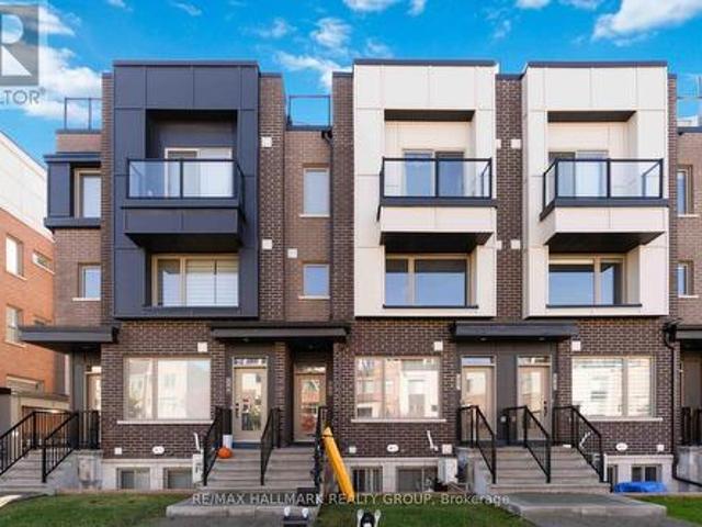 Townhouse for sale in Wateridge Village, Ottawa