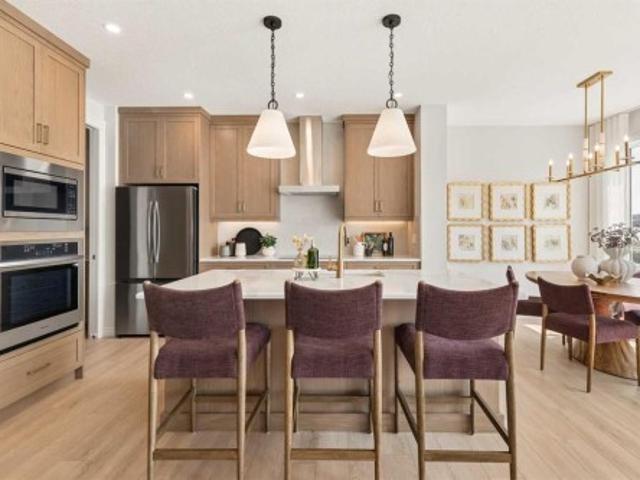 House for sale in Glacier Ridge, Calgary