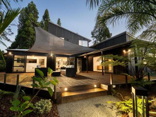 House for sale in Oratia