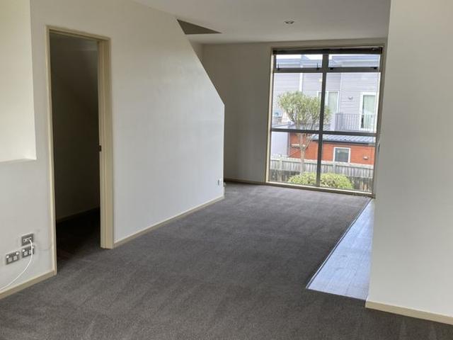 House for rent in Edgeware, Linwood-Central-Heathcote Community