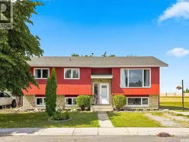 House for sale in Forest Grove, Saskatoon