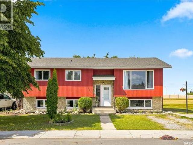House for sale in Saskatoon, Saskatchewan
