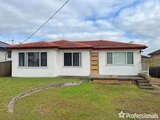 House for rent in Smithfield