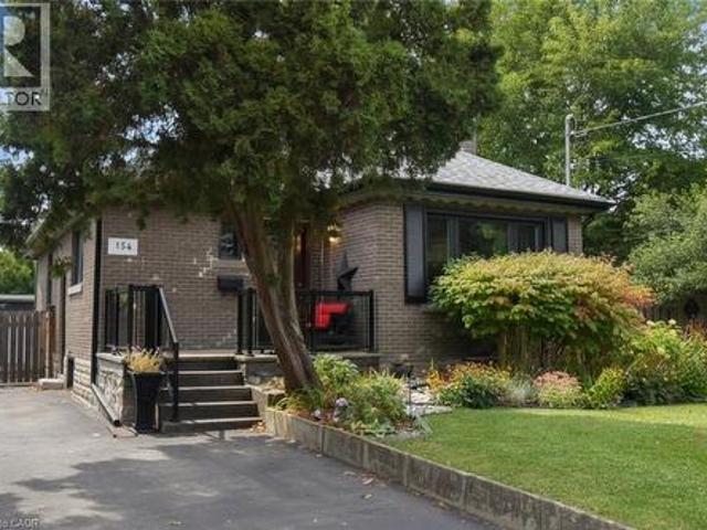 House for sale in Ancaster, Ontario