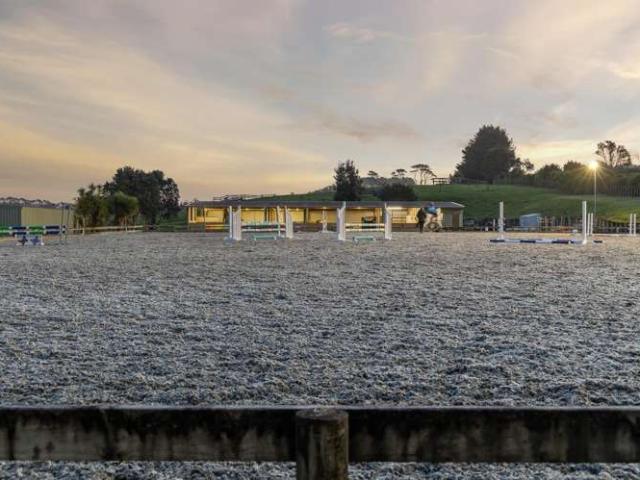 Property for sale in Waimauku