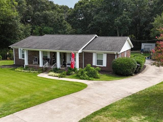 House for sale in Hartwell, Georgia