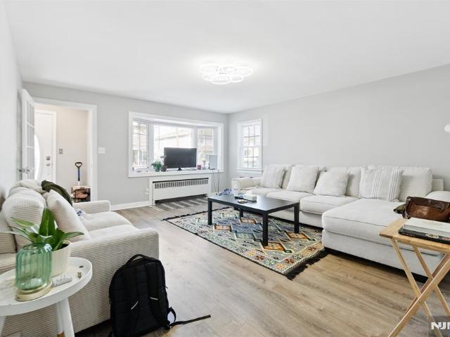 House for sale in Elmwood Park, New Jersey