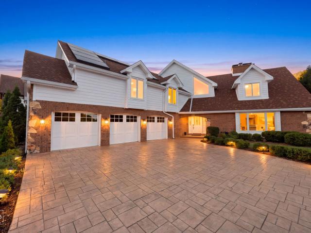 House for sale in Saddle Brook, Oak Brook