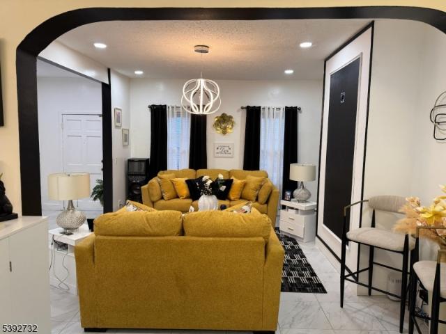 House for sale in Elizabeth, New Jersey