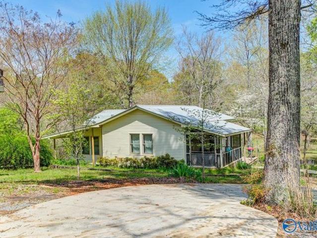 House for sale in Hollywood, Alabama