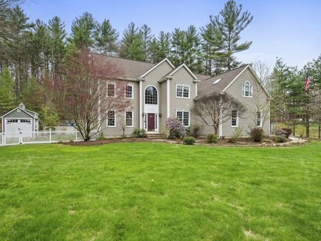 House for sale in Upton, Massachusetts